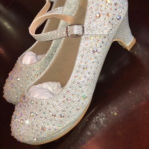 Girl's Silver Dress Shoe